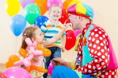 Мы предлагаем услуги проведения детских праздников, которые увлекут маленьких виновников торжества и надолго запомнятся!